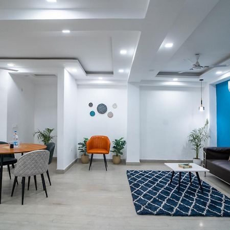 Flxho Uno - Serviced Apartment & Rooms - Golf Course Road Γκουργκάον Εξωτερικό φωτογραφία